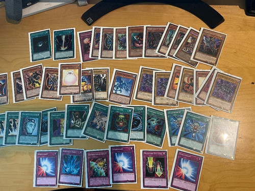 Komplettes deck - yu-gi-oh!,